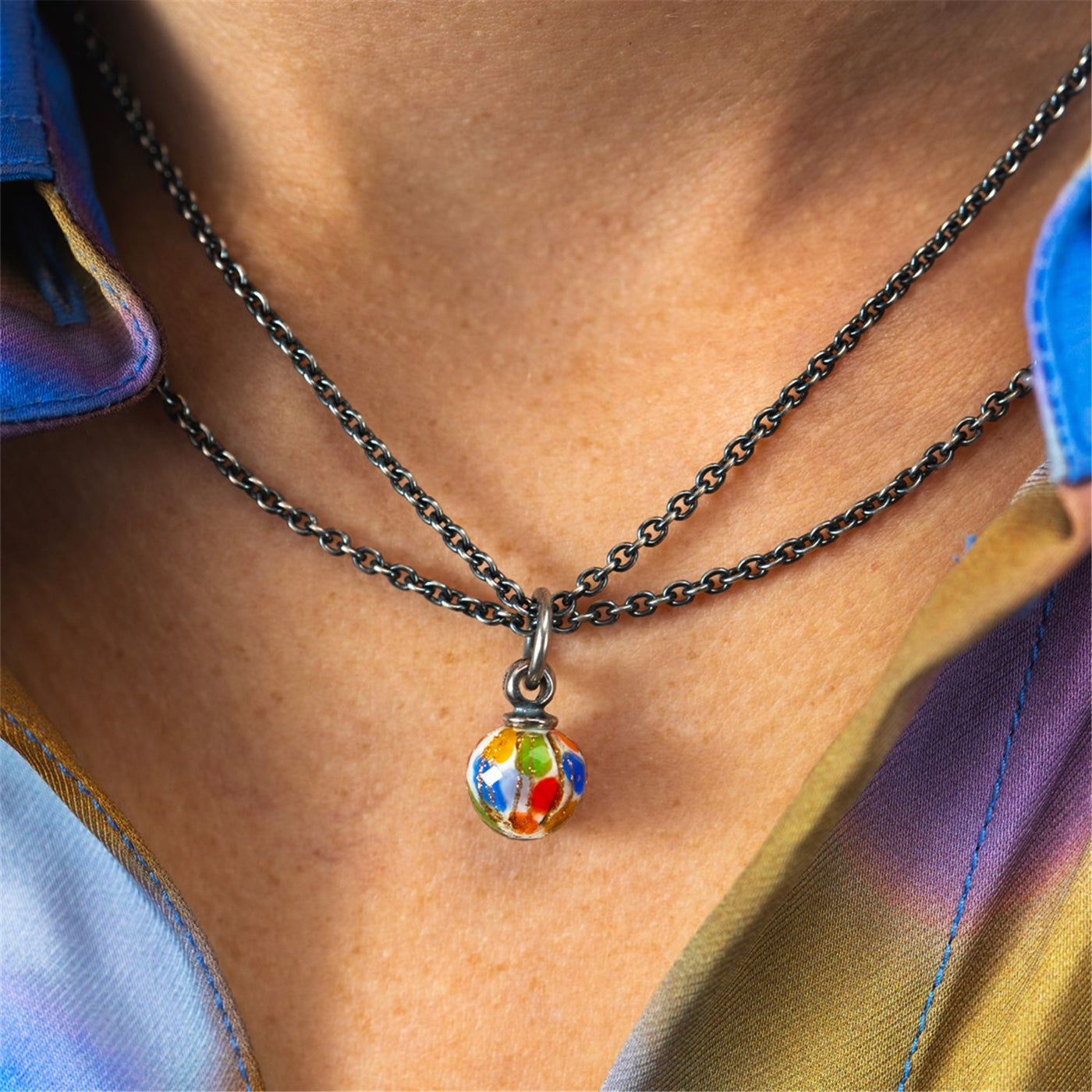 ミッドナイト コンフェッティ タッセル – トロールビーズ