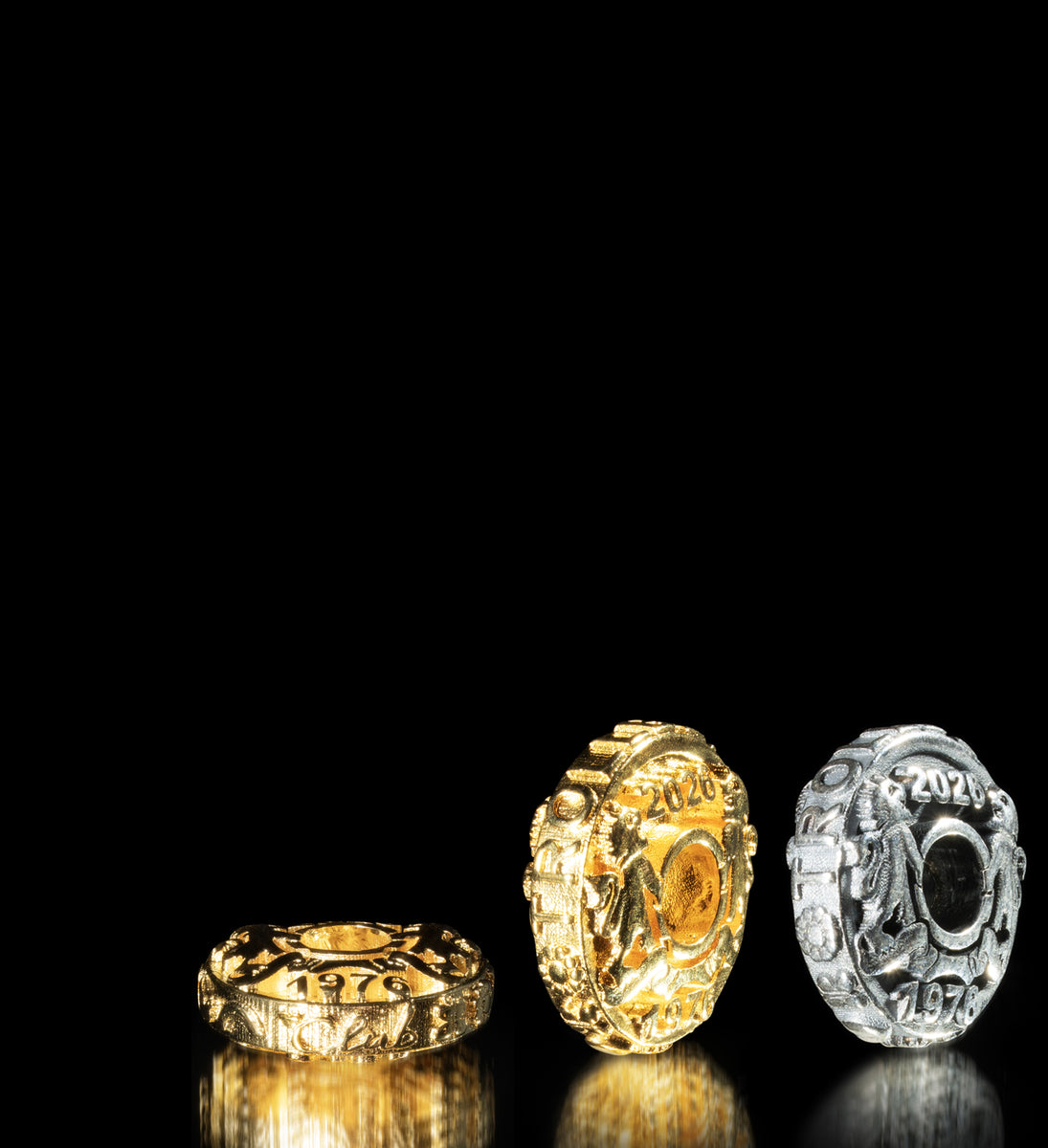 ブラック背景に映える、シルバー＆ゴールドプレーティングのジュビリーコイン