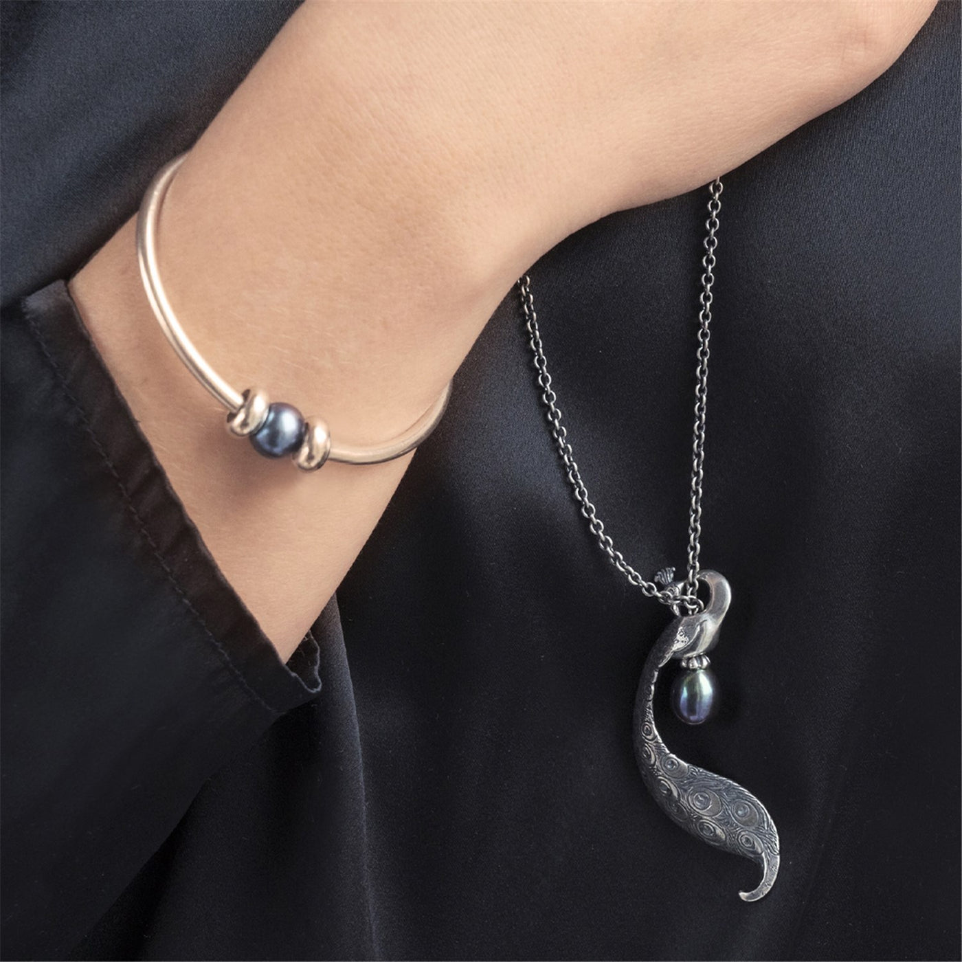 ピーコックパール